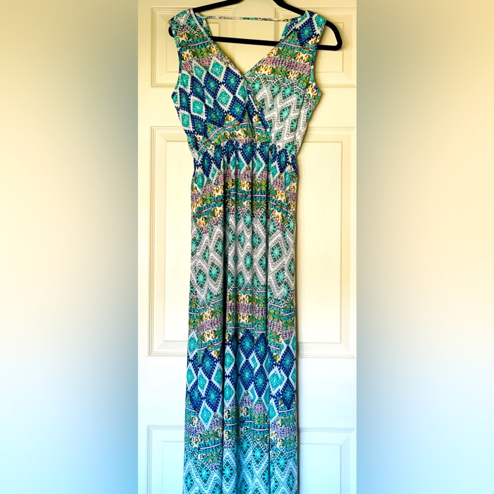 Colorful Maxi dress. V neck. Floor length. Size small.